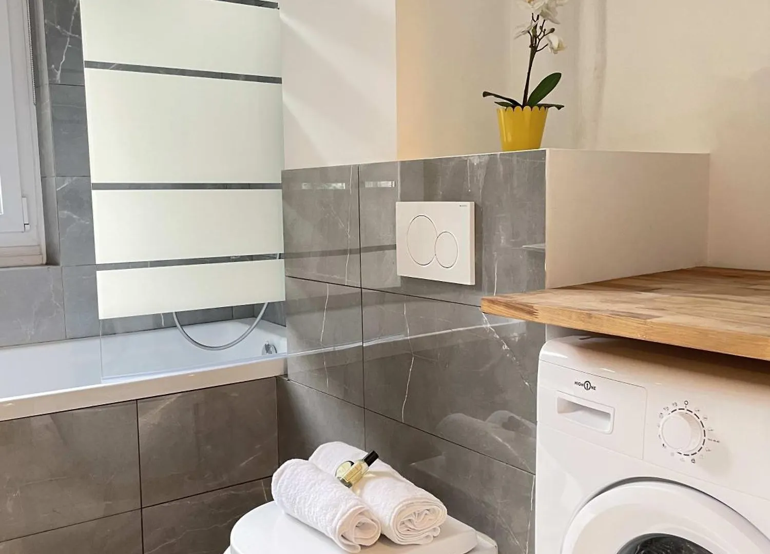 Eiffel Tower Stylish Retreat Apartment Paris
