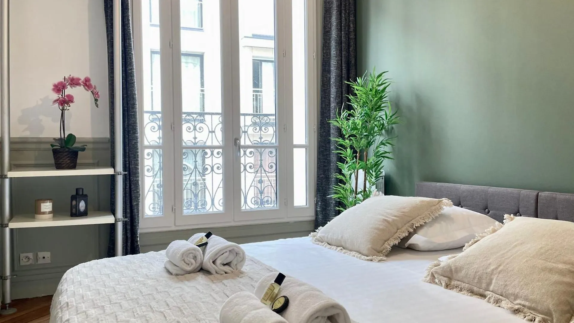 Appartamento Eiffel Tower Stylish Retreat Parigi