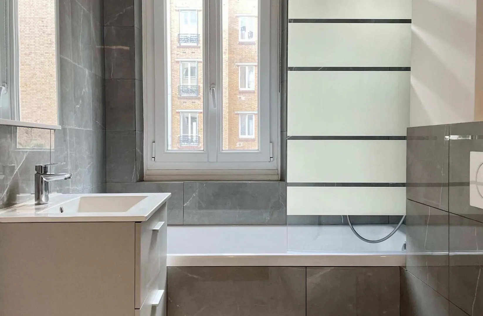 Eiffel Tower Stylish Retreat Apartment Paris France